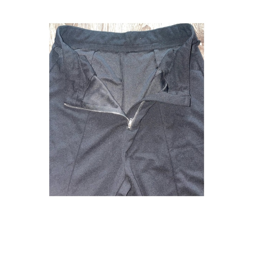 NWOT BLACK PULL ON PANTS WITH ZIPPER FRONT AND COOL DETAILS! - Picture 5 of 7